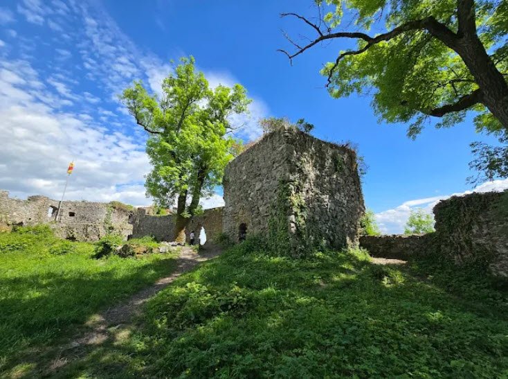 Burgruine Mägdeberg, Germany